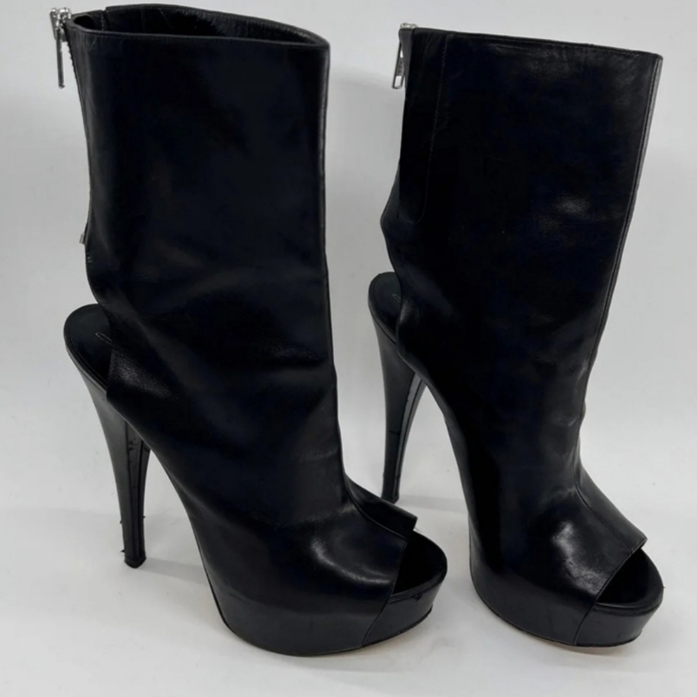 Alejandro Ingelmo Peeptoe Zipper Back Heels!!❤⚘